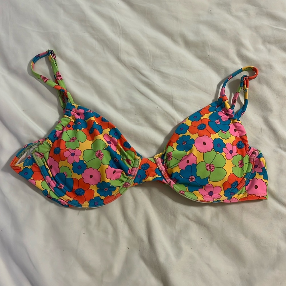 Flower print underwire bikini top